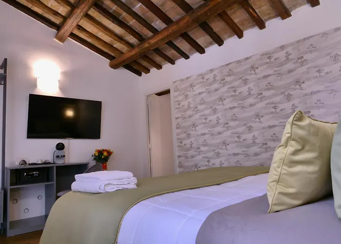Casa de hóspedes Helmirage Luxury Trevi 4*