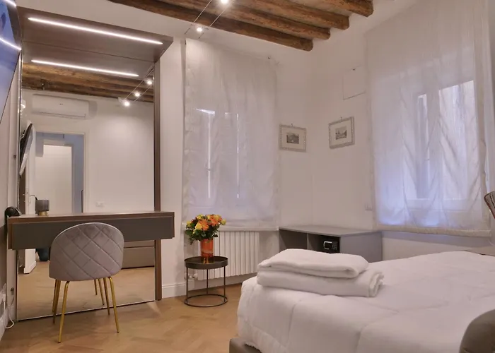 Helmirage Luxury Trevi 4* Roma